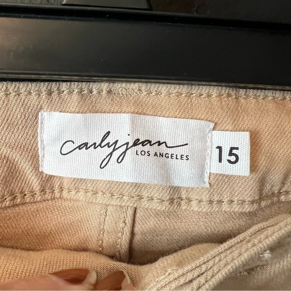 NWT Chrissy Classic Straight Leg Jeans Size: 15 Color : Beige